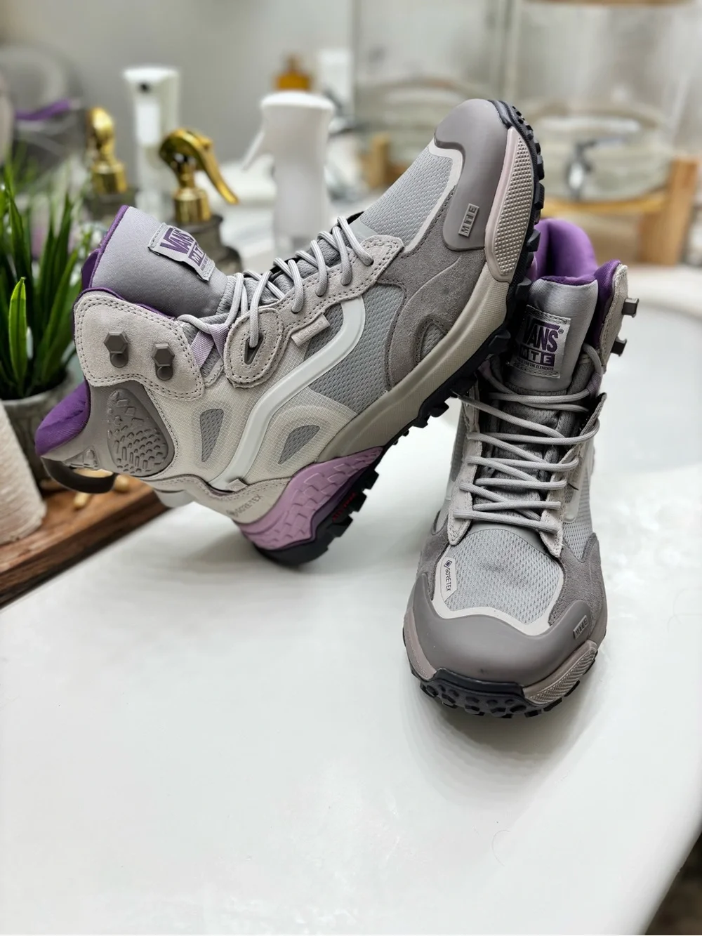 Vans GORE-TEX MTE Light Grey Purple Size 9.5 Men 11 Women’s New Trail Waterproof